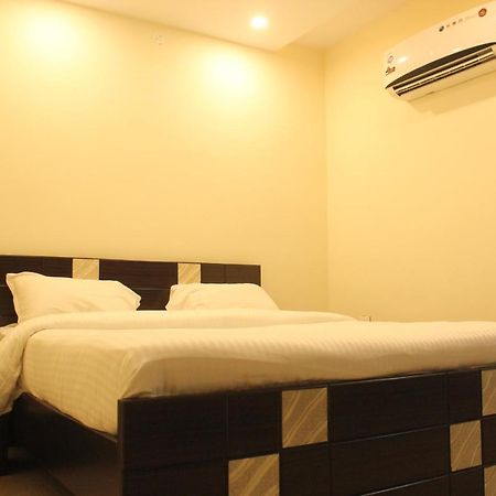 Hotel O Vb Grand Визакхапатнам Екстериор снимка