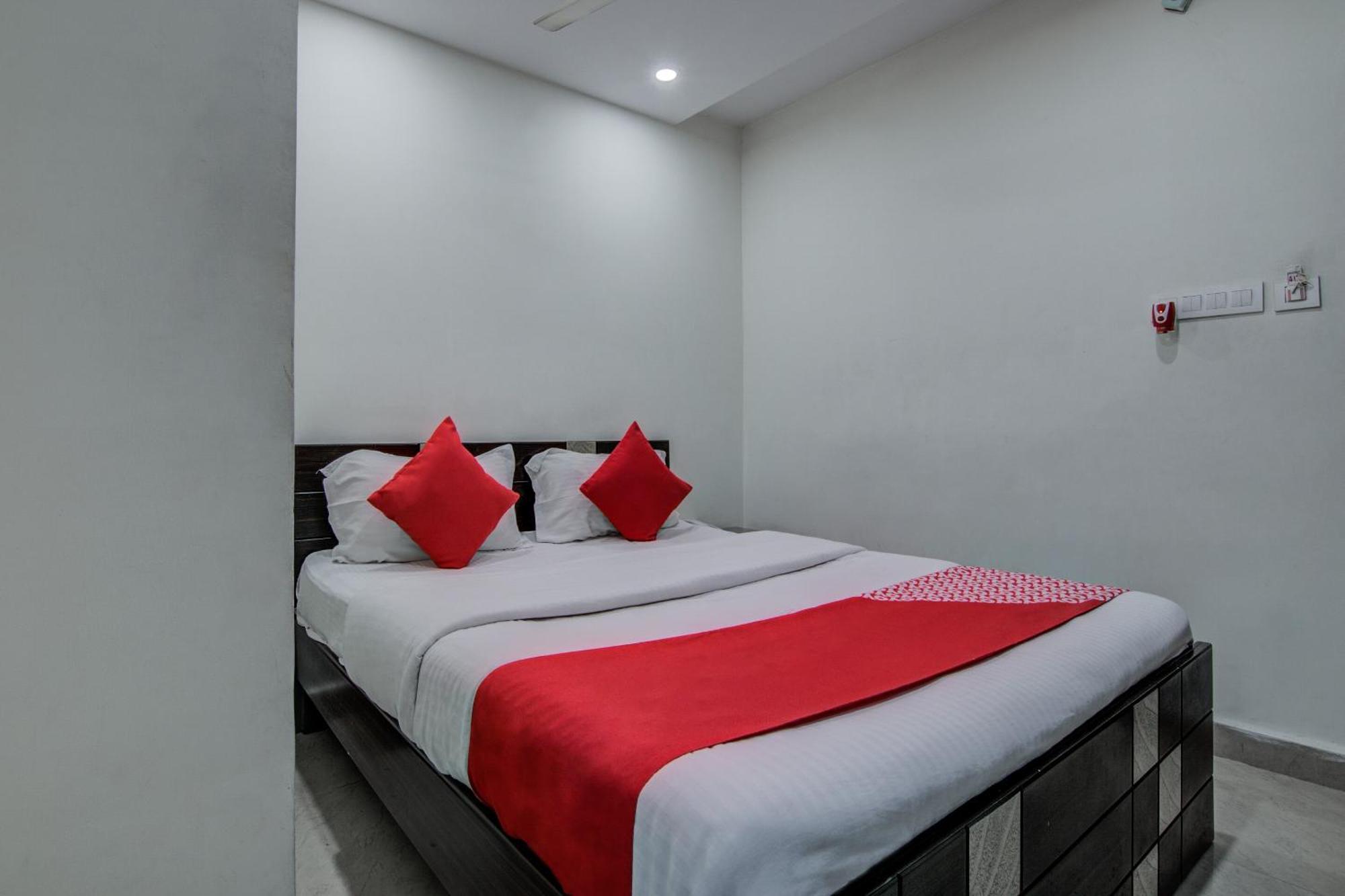 Hotel O Vb Grand Визакхапатнам Екстериор снимка