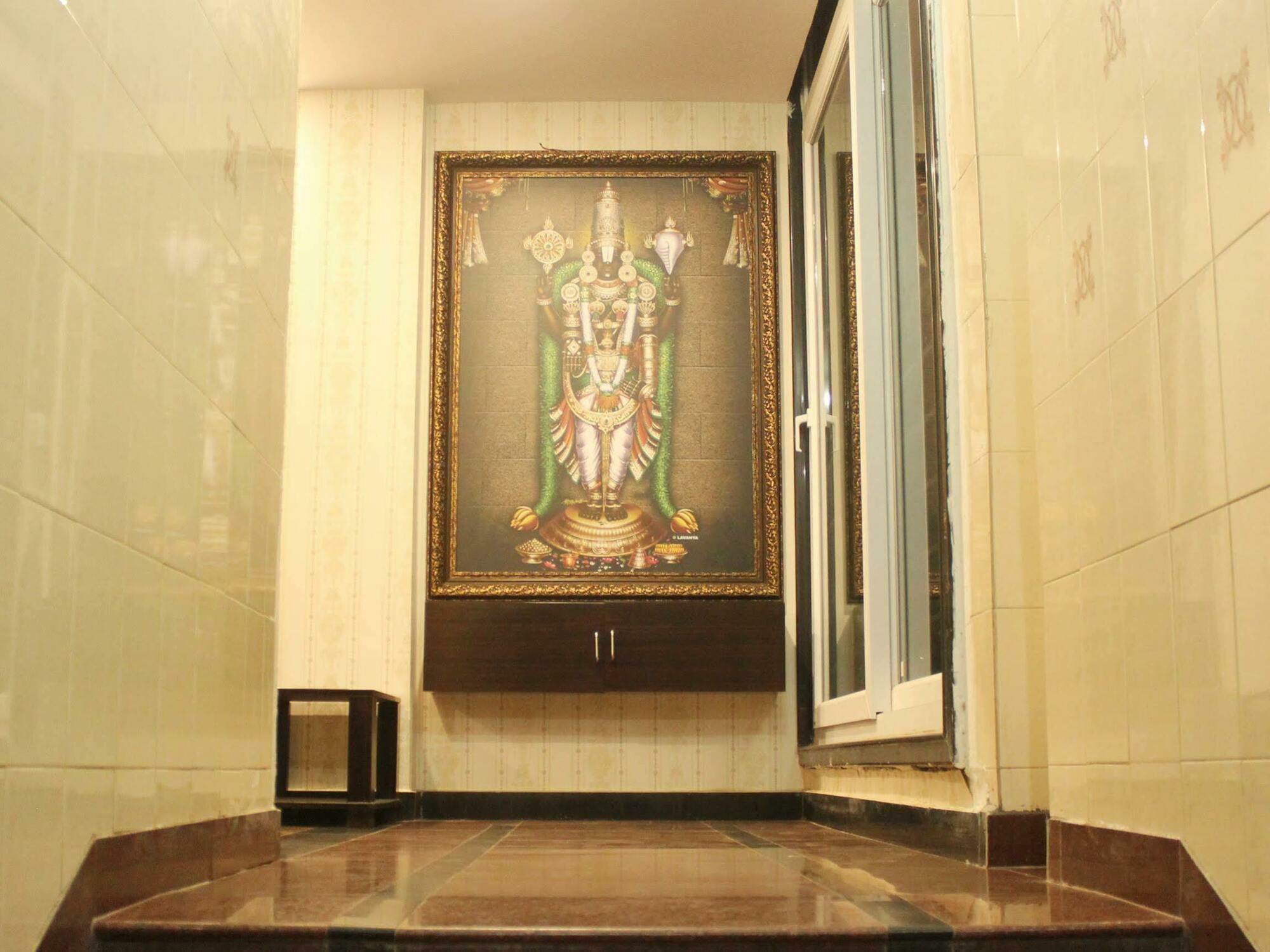 Hotel O Vb Grand Визакхапатнам Екстериор снимка