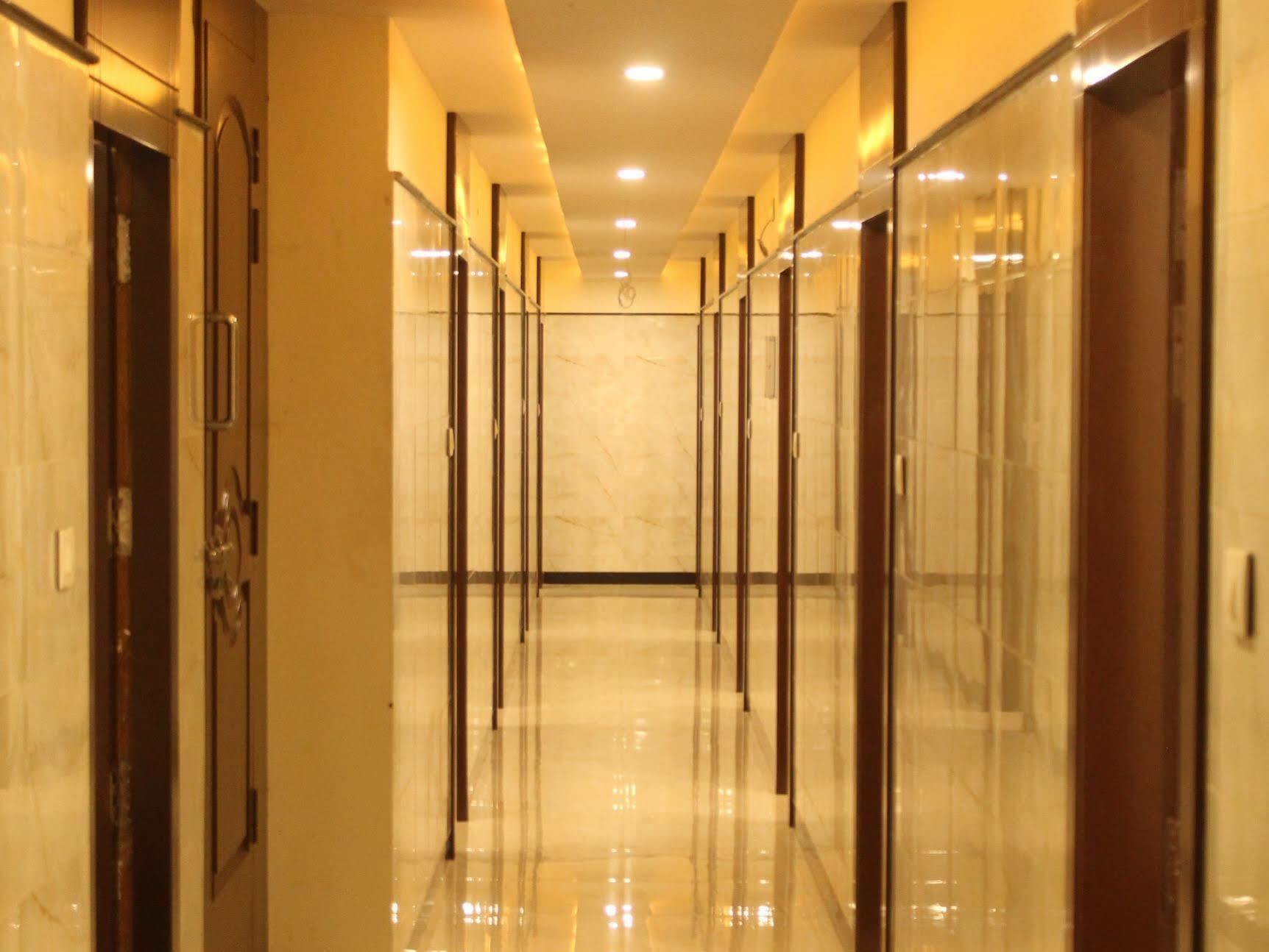 Hotel O Vb Grand Визакхапатнам Екстериор снимка