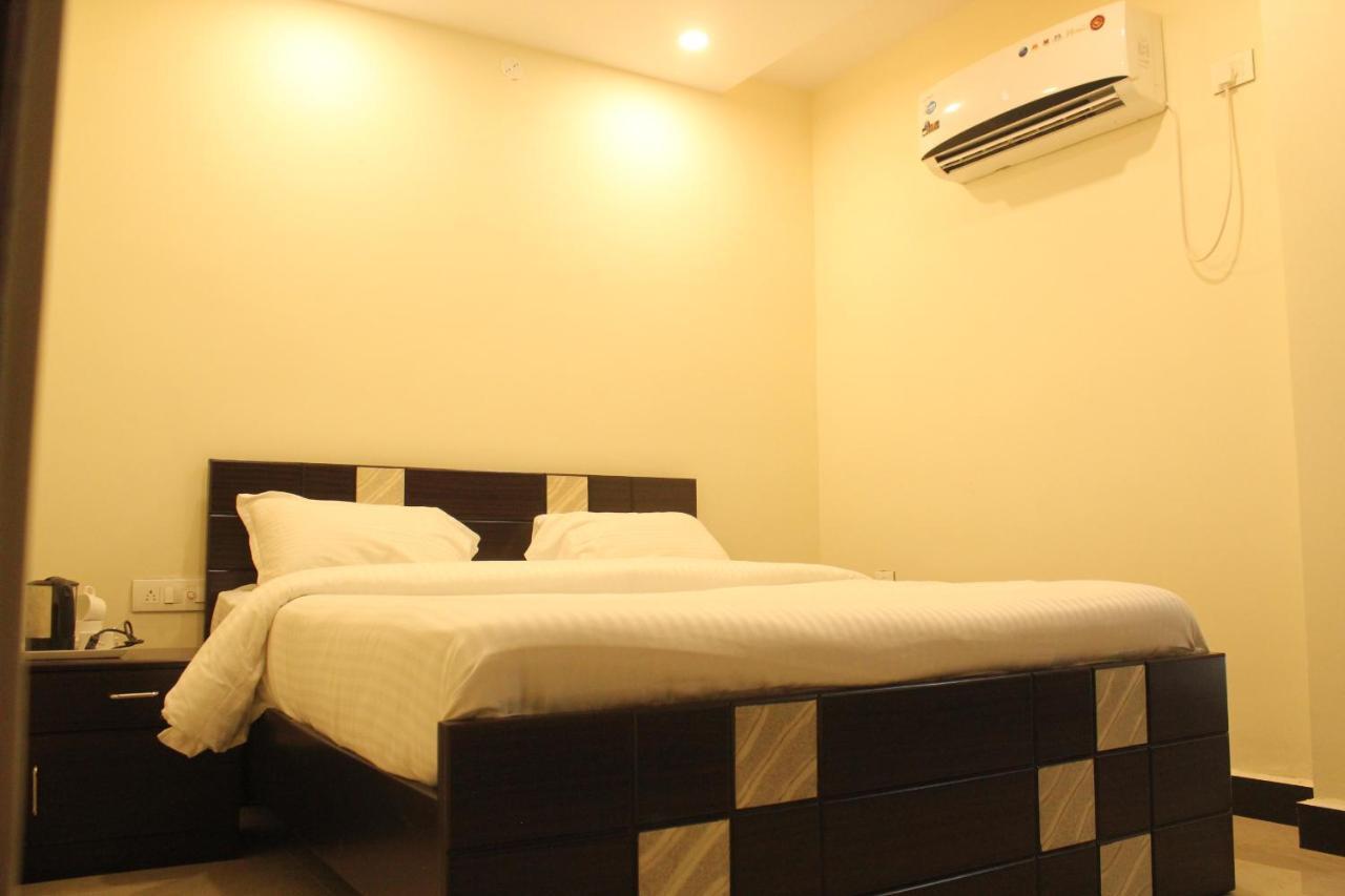 Hotel O Vb Grand Визакхапатнам Екстериор снимка