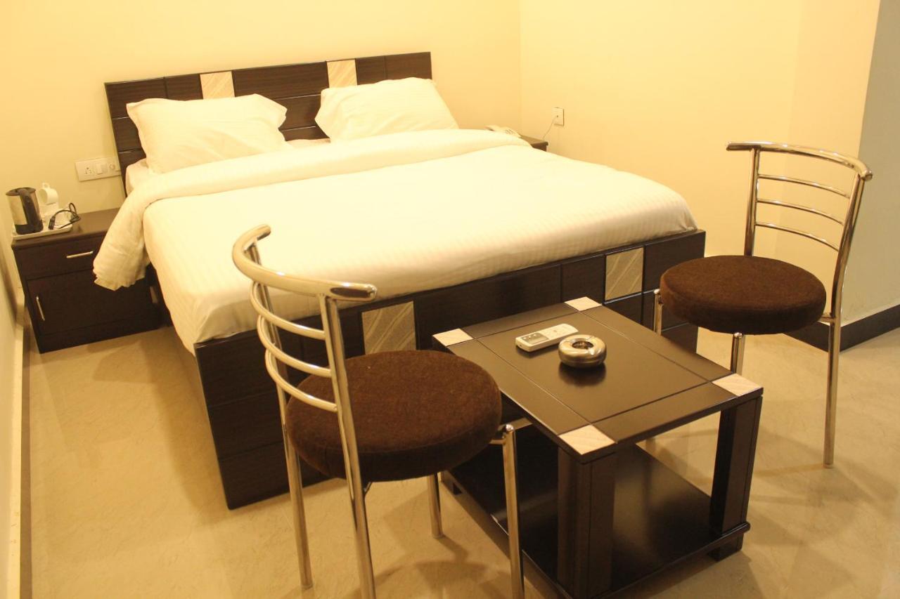 Hotel O Vb Grand Визакхапатнам Екстериор снимка