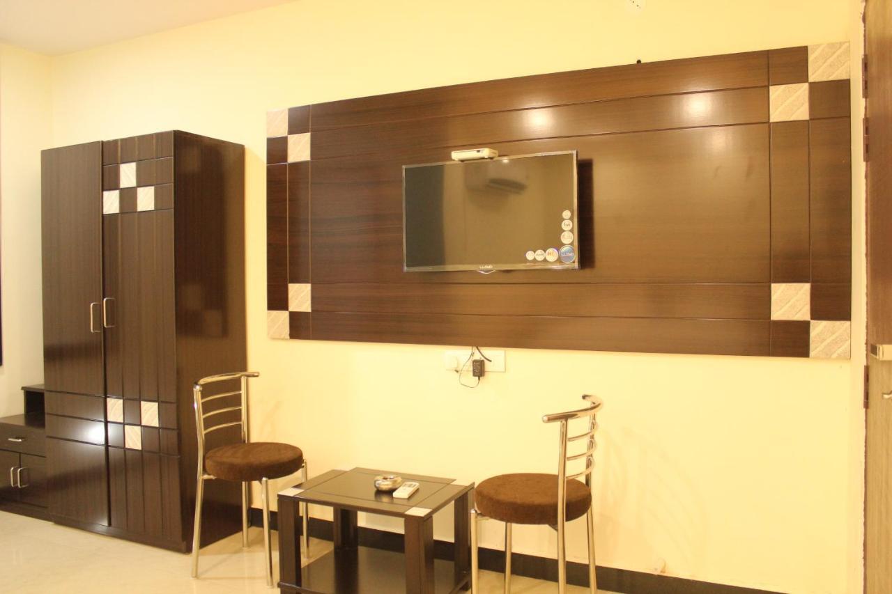 Hotel O Vb Grand Визакхапатнам Екстериор снимка
