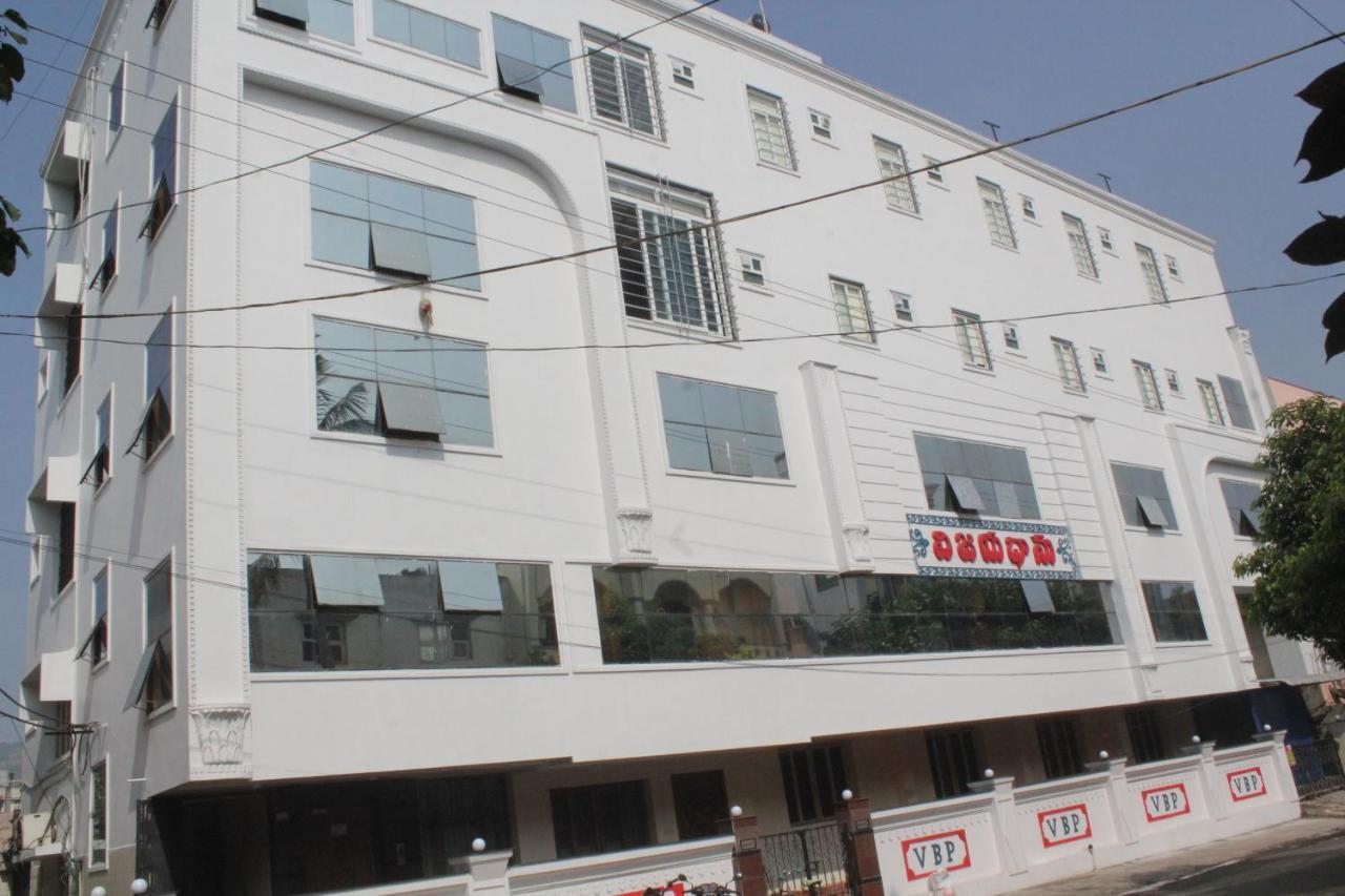 Hotel O Vb Grand Визакхапатнам Екстериор снимка